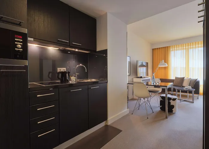 Adina Hackescher Markt 4* Berlino