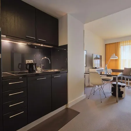 Adina Hackescher Markt Aparthotel 4*