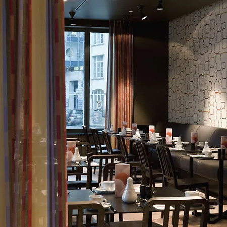 아디나 아파트먼트 하케쉐르 마르크트 4*