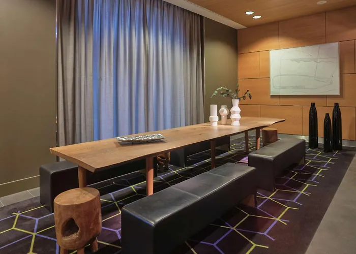 Adina Hackescher Markt Apart Otel