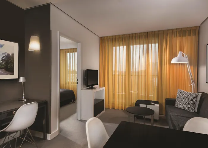 Adina Hackescher Markt 4*